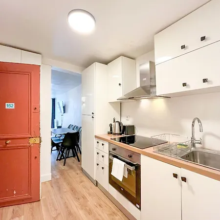 Apartment 152 - Urban Cosy Flat In
