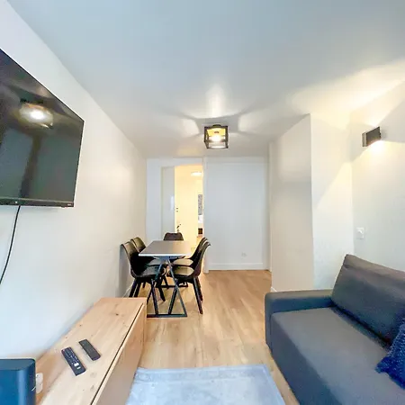152 - Urban Cosy Flat In Apartment *