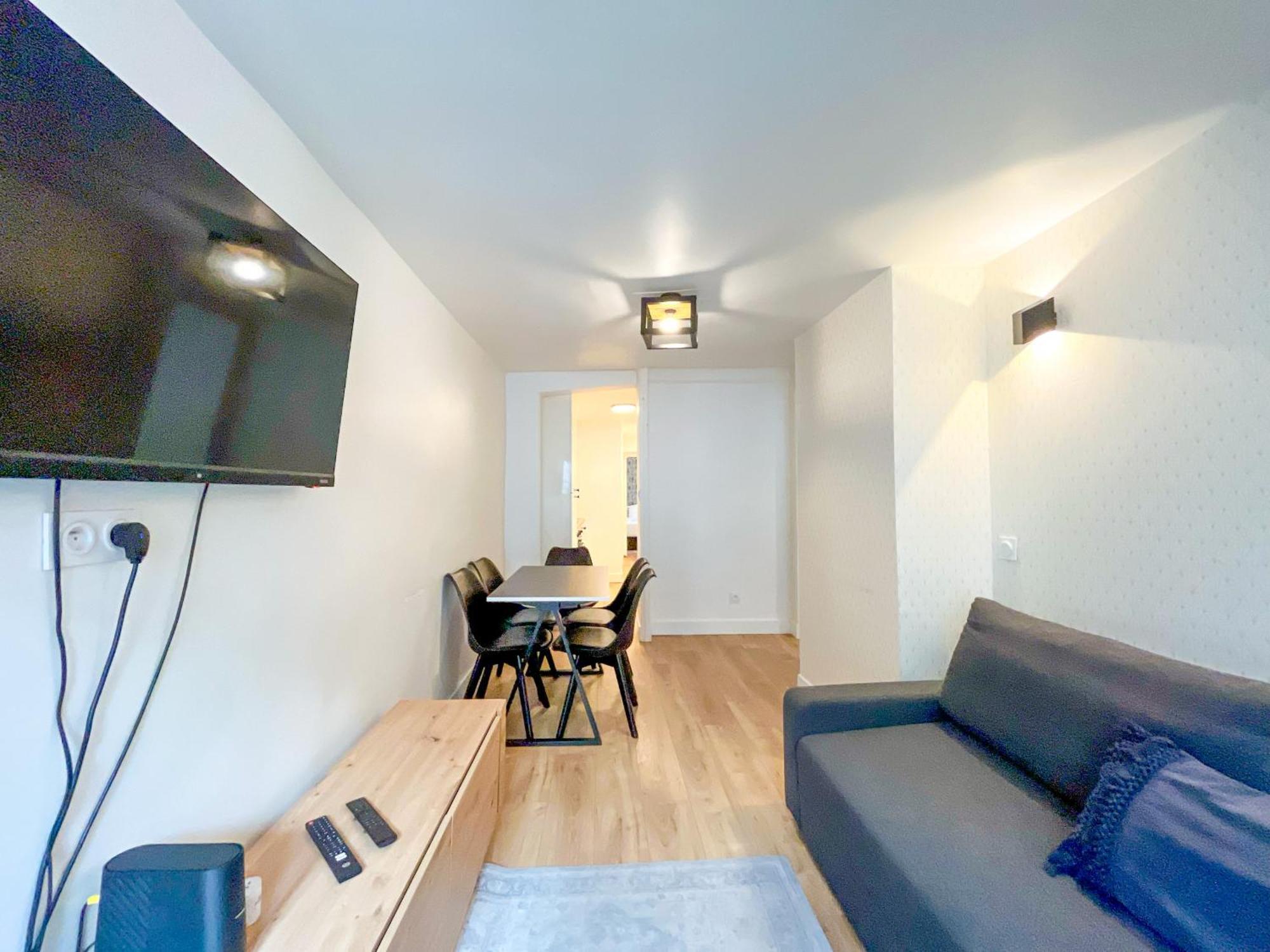 152 - Urban Cosy Flat In Apartment *